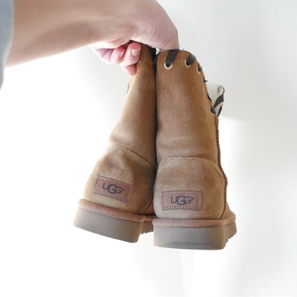 UGG Aidah Suede Whipstitch Detail Boots in US Women's 7 Chestnut Brown - Picture 5 of 10